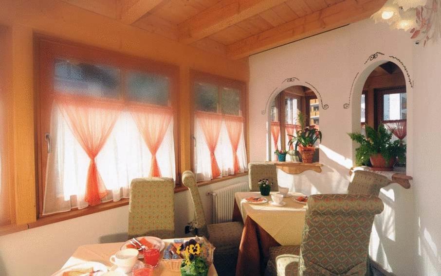 Residence Garni Il Giglio Коммеццадура Екстер'єр фото