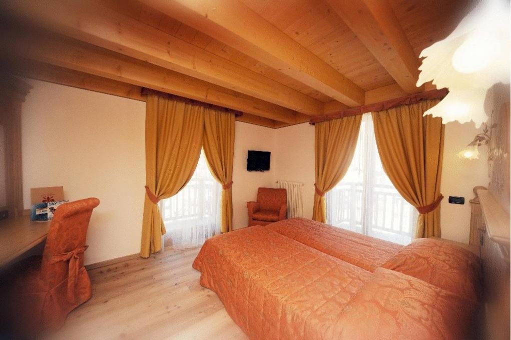 Hotel Garni Il Giglio Коммеццадура Номер фото