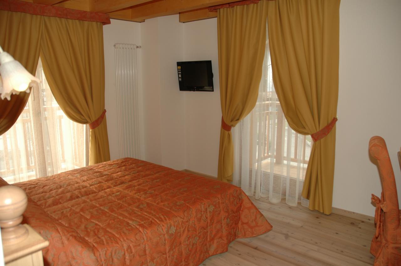Residence Garni Il Giglio Коммеццадура Екстер'єр фото